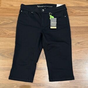 Natural Reflections Black Capri Pants